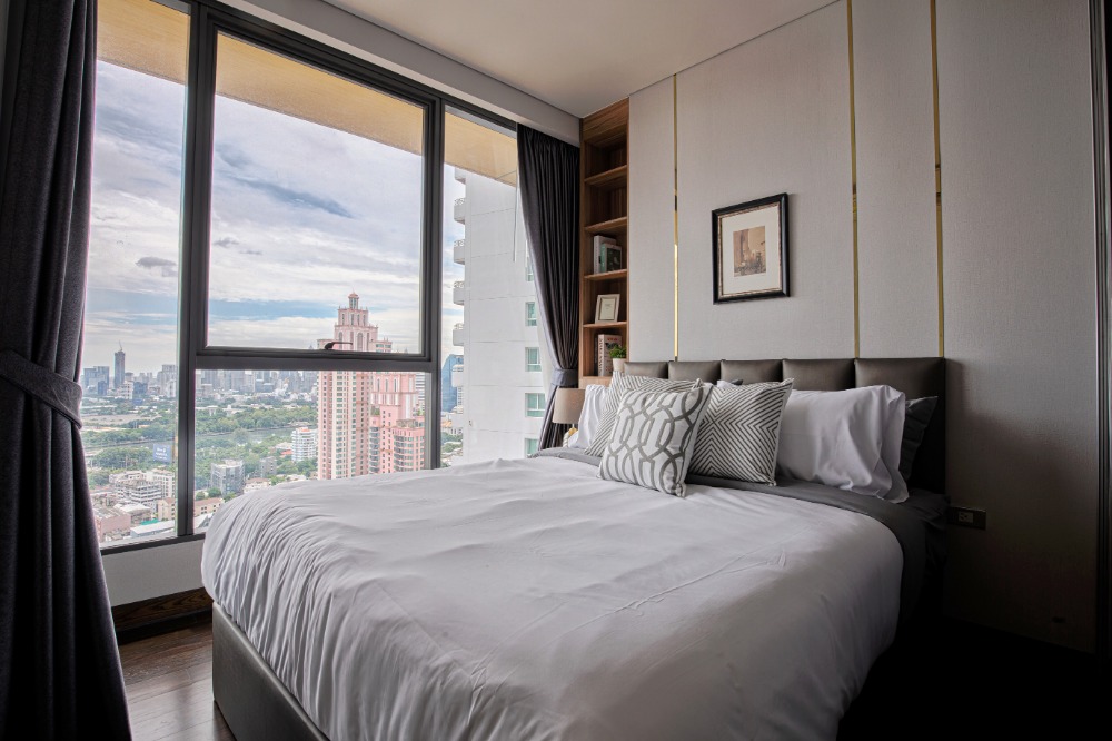 For RentCondoSukhumvit, Asoke, Thonglor : (Owner) For rent The Lumpini 24, high floor, lake view, beautifully decorated room!!!
