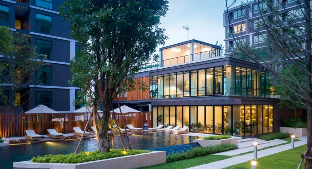 Sale ATMOZ LADPRAO 71 lakeside condo. In the heart of the expressway Ramintra-Ekkamai Loading...