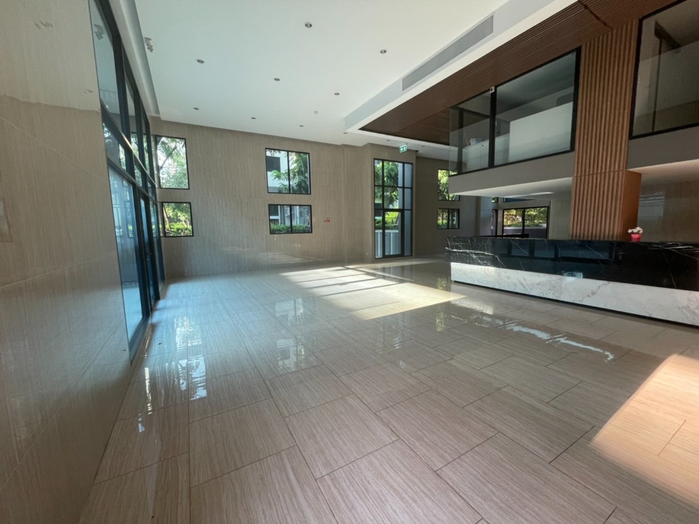 For RentRetail SpaceSathorn, Narathiwat : Sathorn – Space 270 sqm. For RENT Suitable for Office – Shop - Showroom