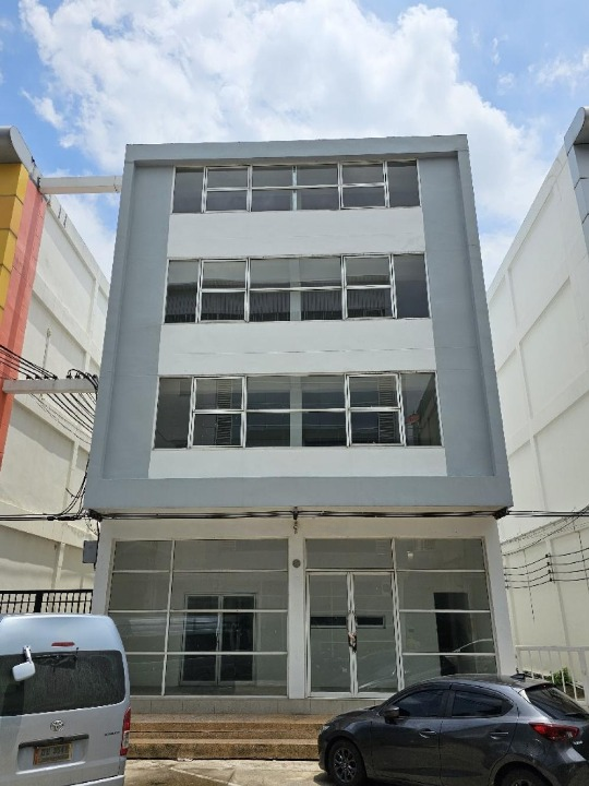 ให้เช่าอาคารพาณิชย์ลาดกระบัง สุวรรณภูมิ : ให้เช่าอาคารพาณิชย์ ใกล้โรบินสัน ไลฟ์สไตล์ ลาดกระบัง เพียง 5 นาที
