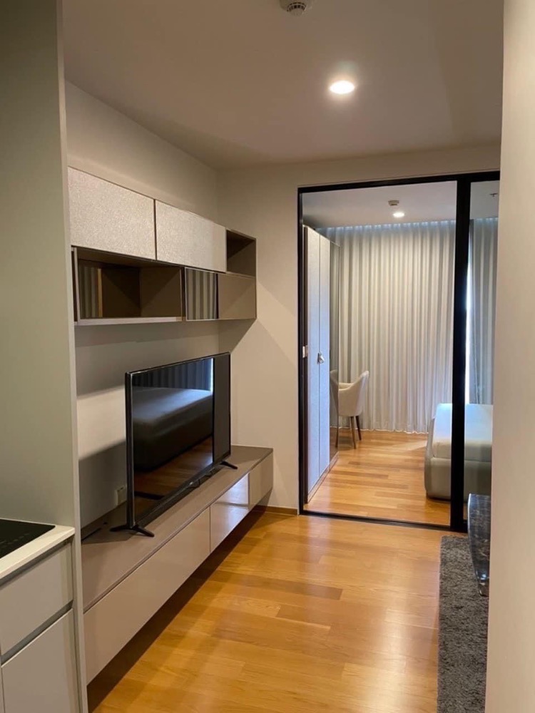 For RentCondoSathorn, Narathiwat : 🔥 Beautiful room next to the sky garden ✨ in the heart of Bangkok, near BTS Surasak, Noble Revo Silom project 🔥
