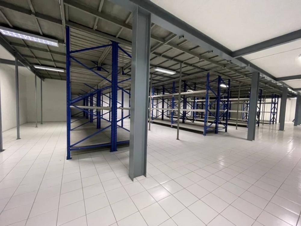 For RentWarehouseRama9, Petchburi, RCA : Warehouse for rent, distribution warehouse on Phetchaburi - Asoke Road, near train and port SWU (Prasanmit) | Warehouse 2,000 SQM for Logistic Express