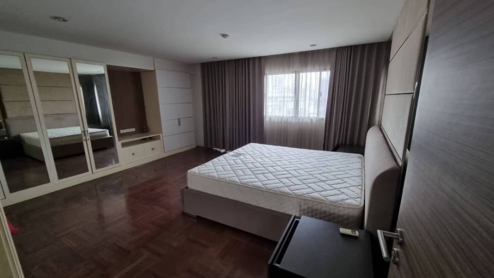 For RentCondoSukhumvit, Asoke, Thonglor : 6410😊 For RENT for rent 6 bedrooms 🚄 near BTS Thonglor 🏢Thonglor Tower Sukhumvit 55 🔔 Area:236.00 sq.m. 💲Rent:120,000฿📞O99-5919653,O86-454O477✅LineID:@sureresidence