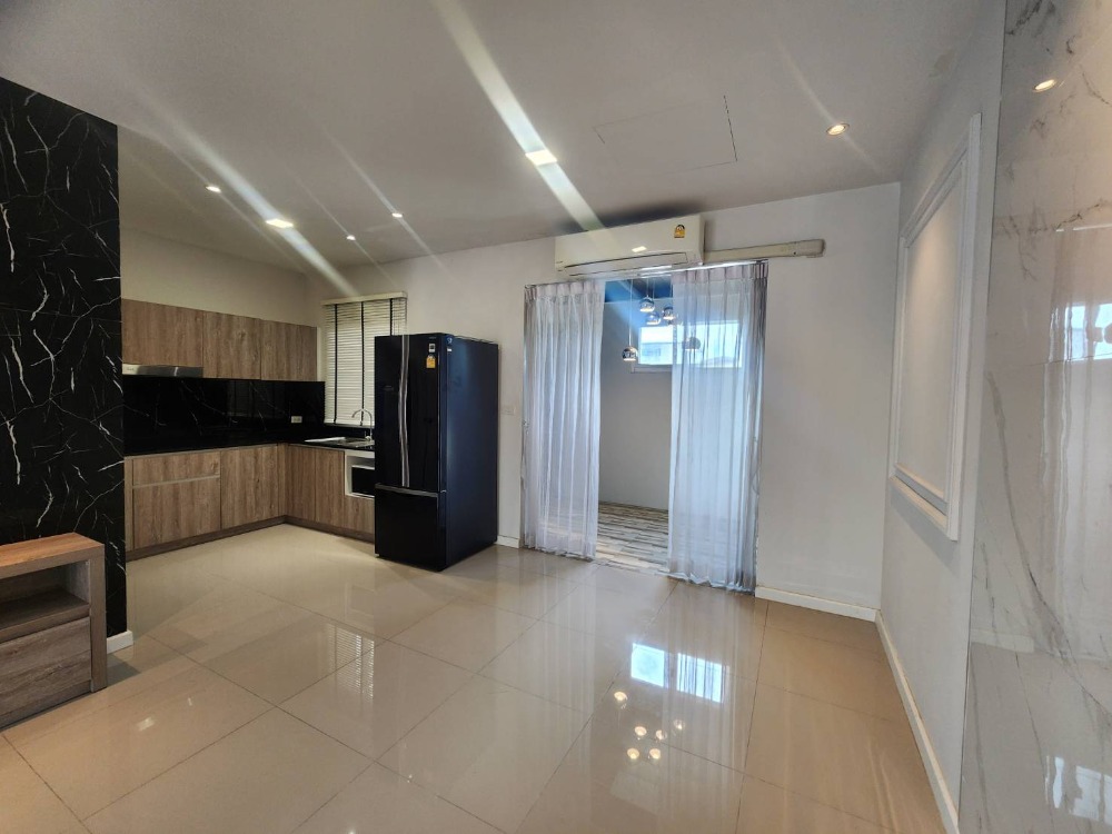 For RentTownhomeLadkrabang, Suwannaphum Airport : Townhouse for rent, THE VERONA, Rama 9 ring road, corner room, furnished, ready to move in, fully furnished.