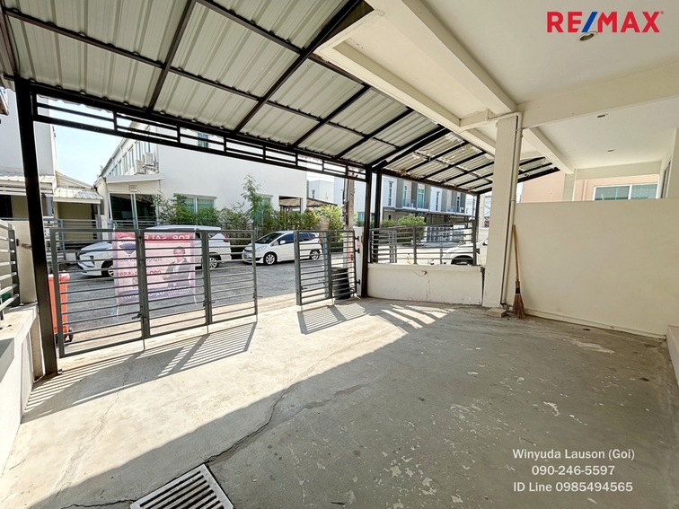 2 storey townhouse for sale, Happy Ville Village, Don Mueang, Thoet Rachan Road, behind the house, garden view. The best price in the project Loading...