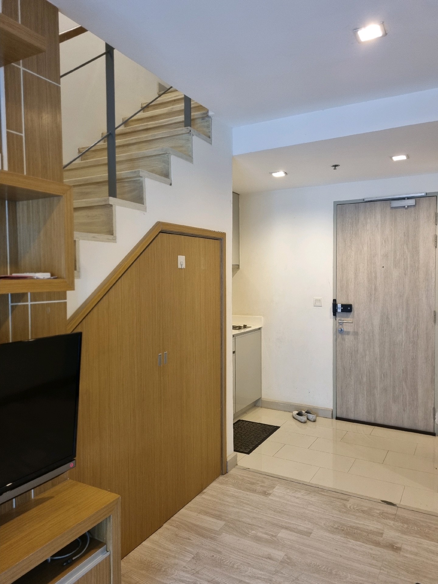 For RentCondoRama9, Petchburi, RCA : 🔥For urgent rent, 1 year contract, 1 month free 🔥Ideo Mobi Rama 9, fully furnished, ready to move in (building inspected by leading engineers)