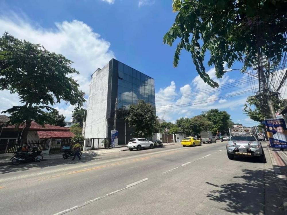 ให้เช่าโชว์รูมโชคชัย4 ลาดพร้าว71 : ให้เช่า ตึกโชว์รูม Office ติดถนนลาดพร้าววังหิน ✨