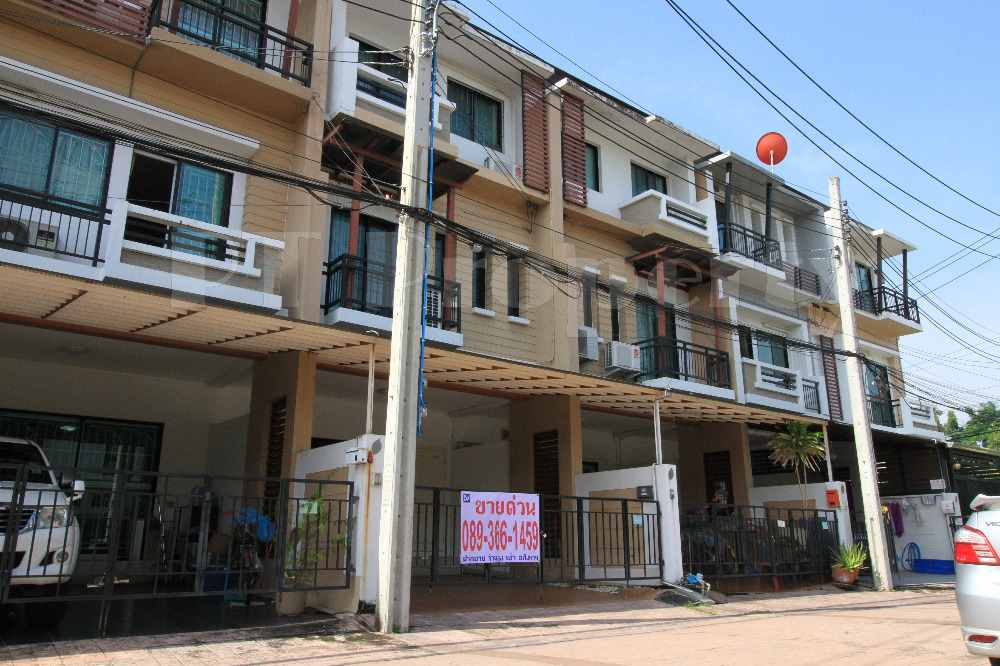 ขายทาวน์โฮมอ่อนนุช อุดมสุข : สะดวกมี BTS 2 สาย ทำเลดี ใกล้เมือง สุดปลอดภัย ถนนหน้าบ้านกว้าง ติดต่อ พรเทพ 089-366-1459