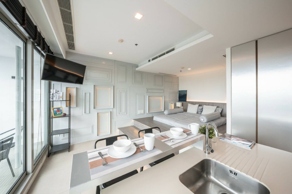For RentCondoWongwianyai, Charoennakor : The River luxury condominium near Iconsiam ready to rent&sell