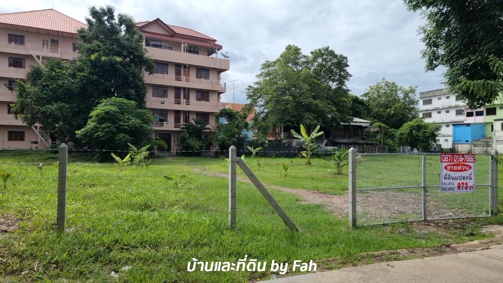 For SaleLandRatchaburi : Land for sale 2 rai 1 ngan 37 sq wa. In the city of Ratchaburi, beautiful plot, can be exited on 2 roads.