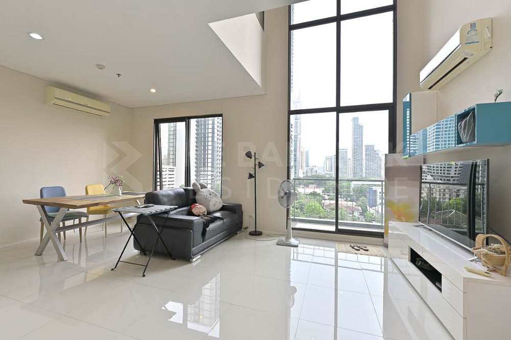 ให้เช่าคอนโดพระราม 9 เพชรบุรีตัดใหม่ RCA : ให้เช่า ห้อง Duplex 35,000 บาท Villa Asoke ใกล้ MRT วิวสระว่ายน้ำ ทิศใต้ สนใจติดต่อด่วน 0628285146