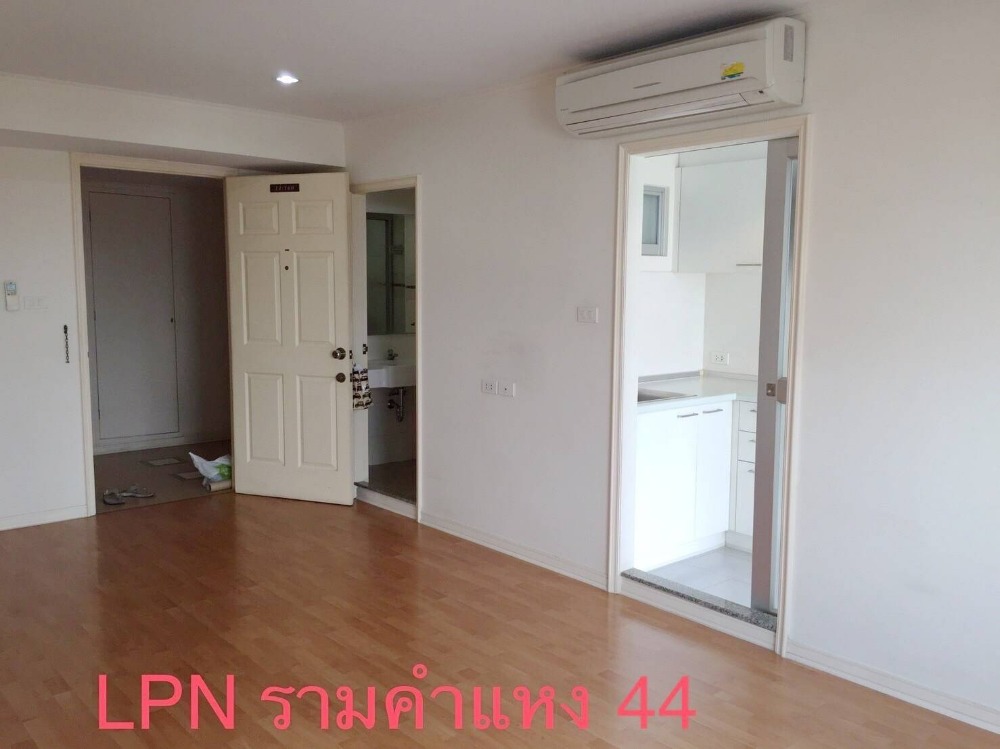 ให้เช่าคอนโดรามคำแหง หัวหมาก : LP44171  ลุมพินี รามฯ44 พื้นที่ 30 ตรม. ชั้น 11 วิวสระ 6,500 บาท  081-904-4692