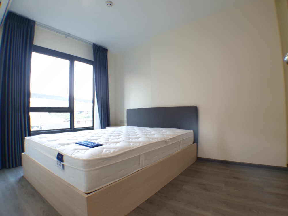 ให้เช่าคอนโดพัฒนาการ ศรีนครินทร์ : ให้เช่า คอนโดริชพาร์ค @ ทริปเปิ้ลสเตชั่น, 1 ห้องนอน,  28.5 ตร.ม., ชั้น 3, ใกล้แอร์พอร์ตลิ้งค์ หัวหมาก, ห้องเย็นสบายทั้งวัน