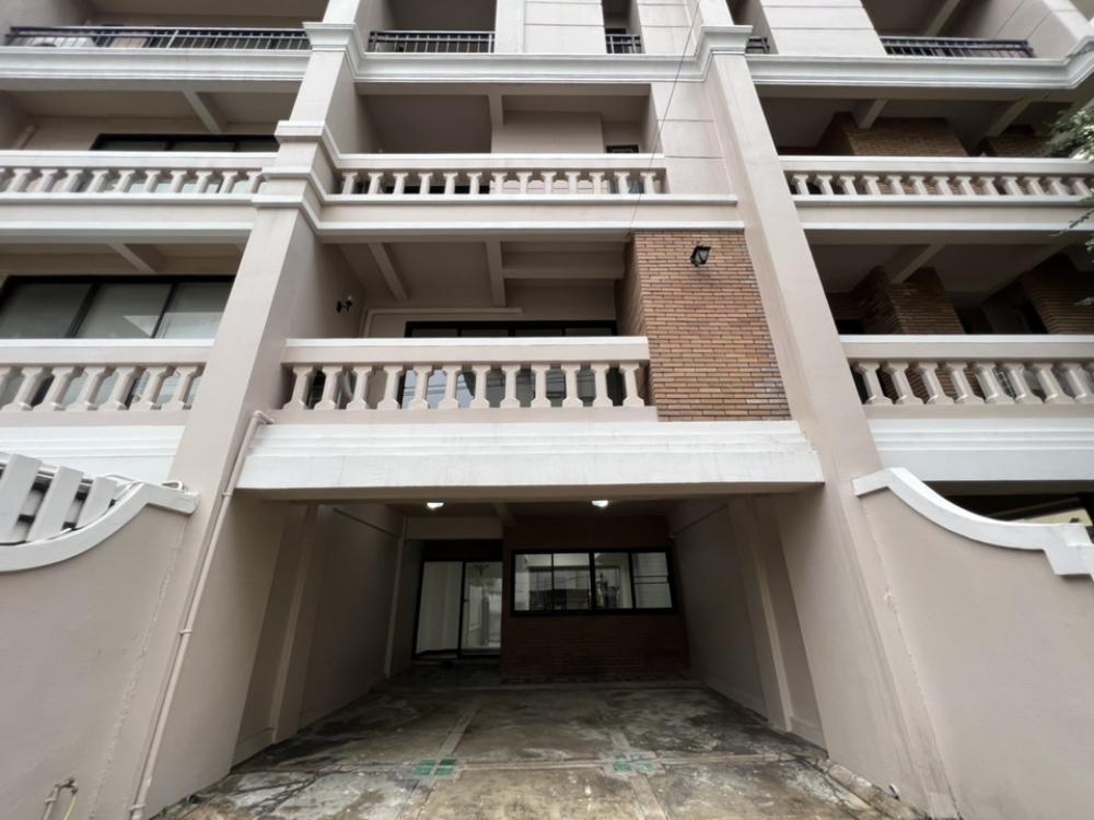 For RentHome OfficeNana, North Nana,Sukhumvit13, Soi Nana : Home Office Nana - Asoke for rent | Home office, wide frontage, with 4 parking spaces