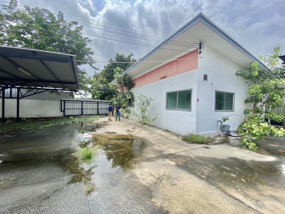 For RentRetail SpaceOnnut, Udomsuk : For rent, commercial space, make a restaurant / garage / various freight stations, size 1 rai 47 sq. wa, BTS Udom Suk 700m