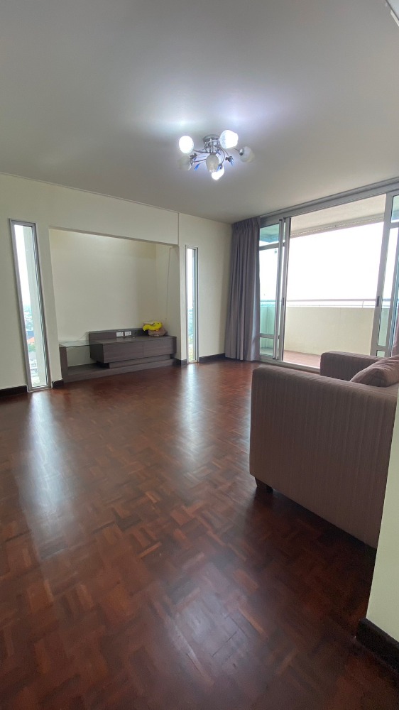 ให้เช่าคอนโดแจ้งวัฒนะ เมืองทอง : GENEVA LAKE VIEW(ให้เช่า🚨) 2ห้องนอน2ห้องน้ำ 75ตารางเมตร (ต่อรองได้💯)