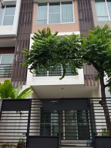 For RentTownhomeRama3 (Riverside),Satupadit : HR991 3-storey townhome for rent, Thanapat House Village, Green Zone, Soi Nonsi 20, near Central Rama 3.