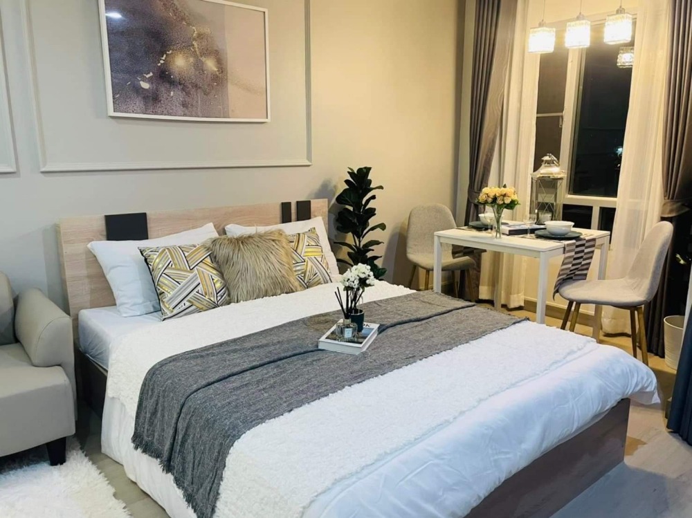 For RentCondoLadkrabang, Suwannaphum Airport : Condo for rent, IRIS Avenue, On Nut-Wongwaen, Building 4, Floor 6, size 28 sq m, open view, very decorated room.