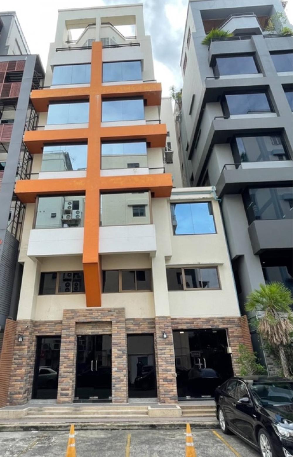 For RentRetail SpaceRama9, Petchburi, RCA : For rent, Rama 9 building for business | 6 parking spaces