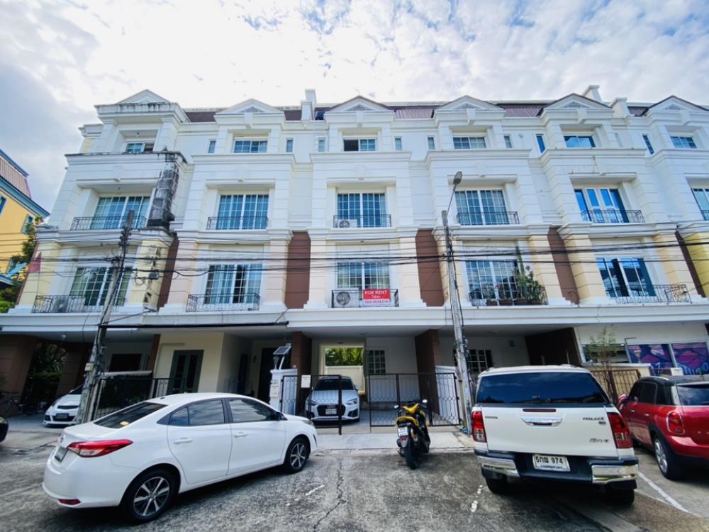 ให้เช่าทาวน์โฮมบางนา แบริ่ง ลาซาล : 📌 เข่า ทาวน์เฮ้าส์ 4 ชั้น พร้อมอยู่ โครงการพลัส พาร์คอเวนิว ลาซาล-สุขุมวิท105