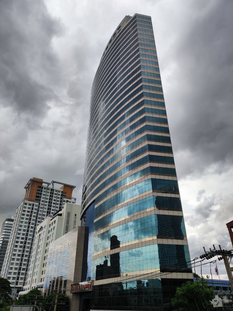 ให้เช่าสำนักงานรัชดา ห้วยขวาง : ให้เช่า ออฟฟิศ (Office For Rent) พื้นที่สำนักงาน อาคาร ฟอรั่ม ทาวเวอร์ (Forum Tower Office Building) ขนาด 40 - 70 ตร.ม. (ราคา 500 บาท/ตร.ม.) ใกล้รถไฟฟ้าใต้ดิน MRTห้วยขวาง, MRTศูนย์วัฒนธรรม, ติดถนนรัชดา, ใกล้พระราม9