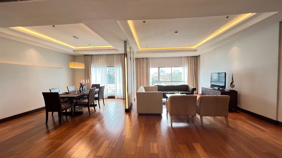 For RentCondoWitthayu, Chidlom, Langsuan, Ploenchit : Room for Rent⭐Royal Residence Park⭐Luxury 4 Bed⭐Wireless Road