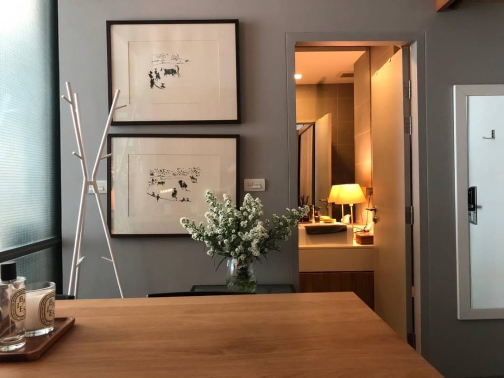 For SaleCondoKasetsart, Ratchayothin : Condo for sale, Vantage Ratchavipha, good location, beautifully decorated in Modern Tropical style, area 31 sq m., sold with tenants. Earn 10,000 baht per month