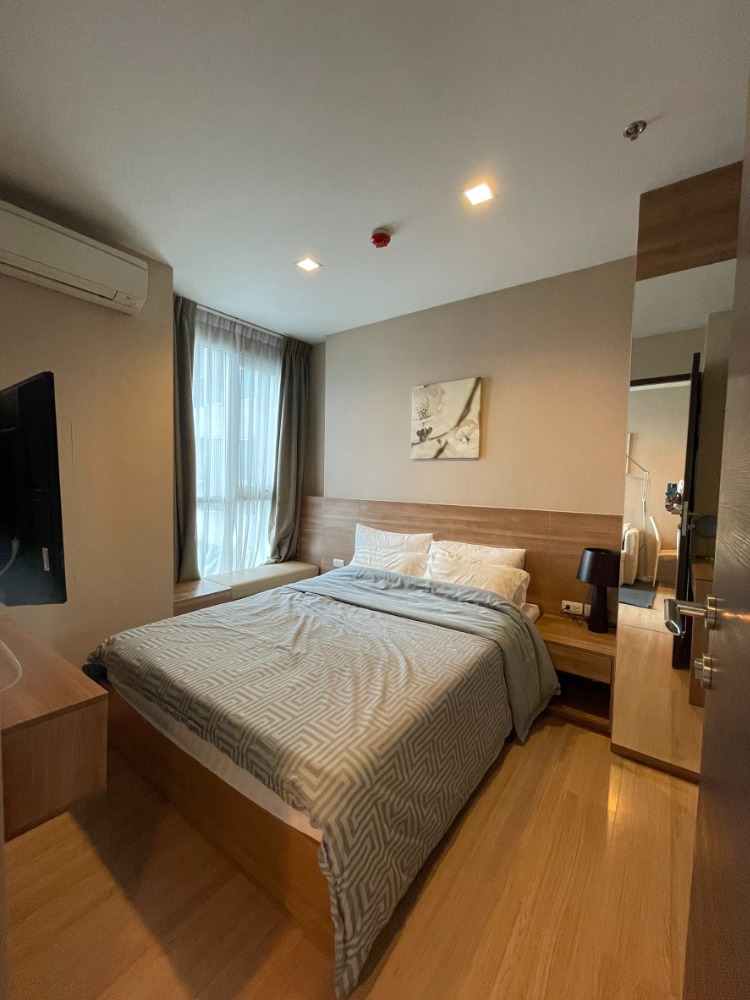 ให้เช่าคอนโดสาทร นราธิวาส : Rhythm Sathorn 1 Bedroom Fully Furnished ห้องสวยมาก เฟอนิเจ้ออย่างดี ติด bts สะพานตากสิน