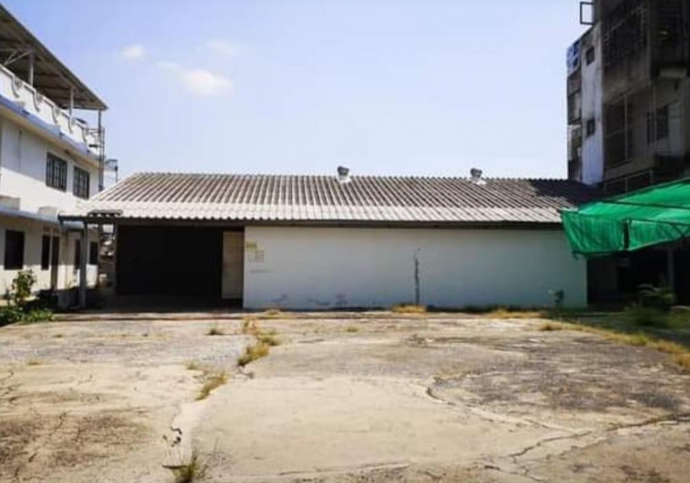 For RentRetail SpaceBangna, Bearing, Lasalle : 🌿 Space for rent to grow CANNABIS 🪴🌱 Bearing area, near BTS and several expressways ✔️