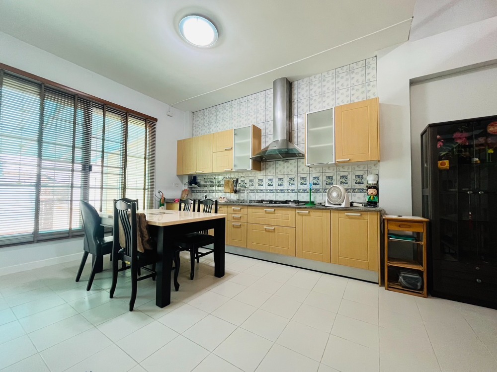 แปลงมุม ไซส์ใหญ่สุด 🔥 ทาวน์โฮม บ้านกลางเมือง โชคชัย 4 / 3 ห้องนอน (ขาย), Baan Klang Muang Chokchai 4 / Townhome 3 Bedroom (FOR SALE) RUK354 Loading...