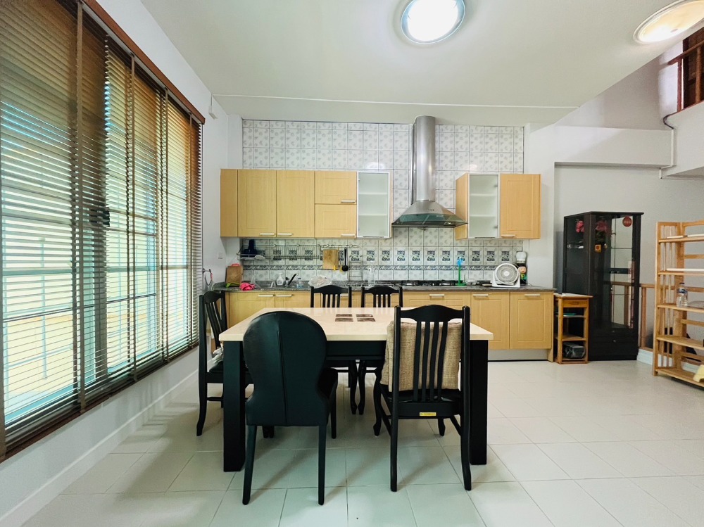 แปลงมุม ไซส์ใหญ่สุด 🔥 ทาวน์โฮม บ้านกลางเมือง โชคชัย 4 / 3 ห้องนอน (ขาย), Baan Klang Muang Chokchai 4 / Townhome 3 Bedroom (FOR SALE) RUK354 Loading...