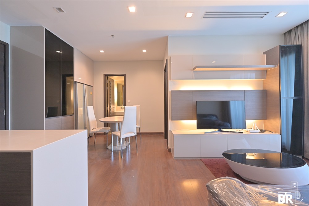 ให้เช่าคอนโดรัชดา ห้วยขวาง : ปล่อยเช่าด่วน IVY AMPIO 76 Sqm 2 bedrooms 2 bathrooms ห้องสวย น่าอยู่ เฟอนิเจอร์เครื่องใช้ไฟฟ้าครบมาก มีห้องแต่งตัวแยก