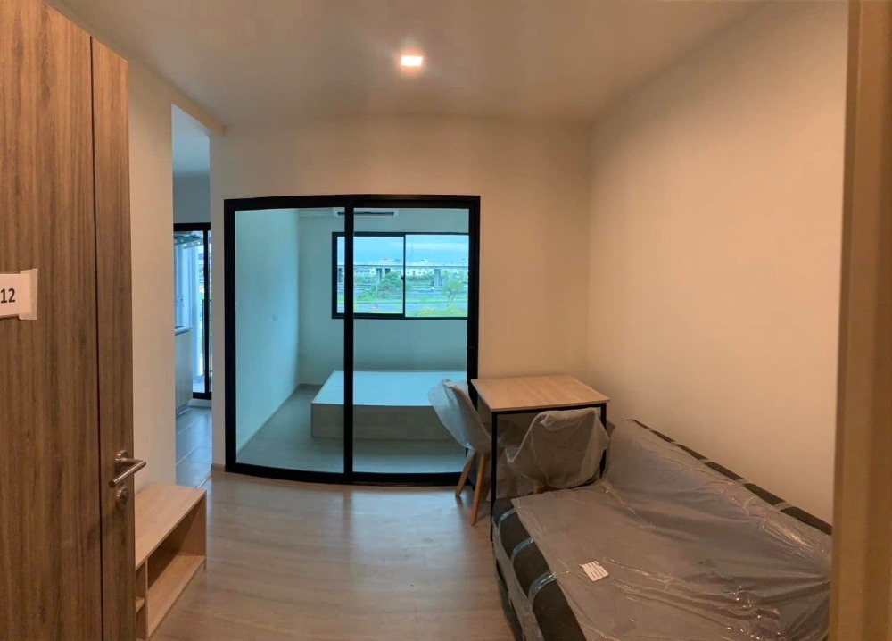 For RentCondoLadkrabang, Suwannaphum Airport : Condo for rent, Mee On Nut-Rama 9, Building A, 2nd floor, open view, size 23.25 sq m. Price 7500