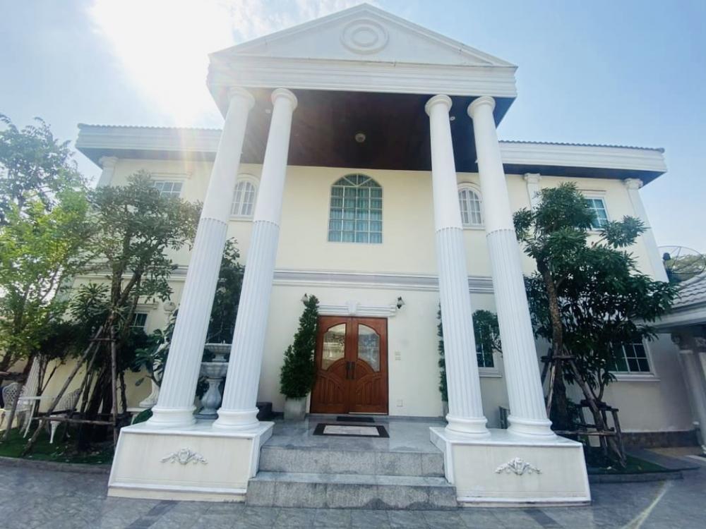 ขายบ้านนวมินทร์ รามอินทรา : บ้านเดี่ยวหรูสไตล์โรมัน พร้อมเฟอร์นิเจอร์ ย่านรามอินทรา วัชรพล ใกล้ทางด่วน