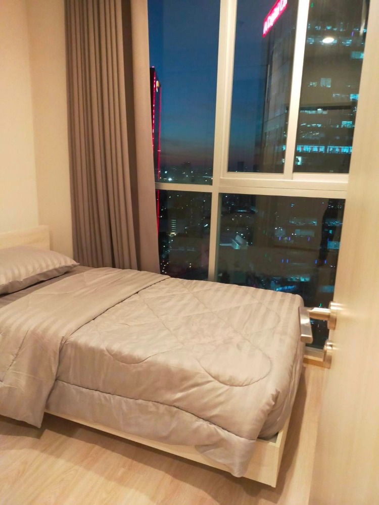 For RentCondoRatchadapisek, Huaikwang, Suttisan : Noble Revolve Ratchada, urgent rent !! The room is very beautiful. You can ask for more information.