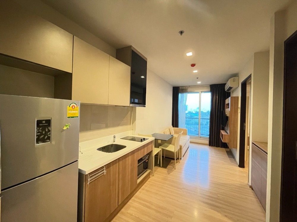 ให้เช่าคอนโดสาทร นราธิวาส : Rhythm Sathorn ห้องว่างพร้อมให้เช่า ขนาด 36 ตรม เฟอนิเจ้อครบ พร้อมอยู่ 16,000/เดือน