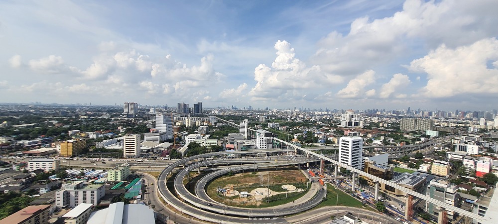 ให้เช่าคอนโดพัฒนาการ ศรีนครินทร์ : 4050😊 For RENT ให้เช่า 3 ห้องนอน🚄ใกล้ Airport Link บ้านทับช้าง 🏢เดอะ โฟร์วิงส์ เรสซิเดนซ์ ศรีนครินทร์ Four Wings Residence 🔔พื้นที่:300.00ตร.ม.💲เช่า:99,000฿📞O99-5919653,065-9423251✅LineID:@sureresidence
