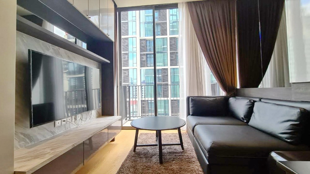 ให้เช่าคอนโดวิทยุ ชิดลม หลังสวน : 4034😊 For RENT ให้เช่า 1 ห้องนอน🚄ใกล้ BTS ชิดลม🏢ทเวนตี้เอท ชิดลม 28 Chidlom🔔พื้นที่:44.00ตร.ม.💲เช่า:50,000฿📞O99-5919653,065-9423251✅LineID:@sureresidence