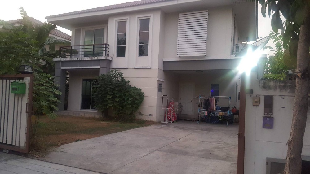 For RentHousePhutthamonthon, Salaya : A single house for rent, Phutthamonthon Sai 5, garden view, furniture available for rent, 25,000, feel free to inquire.