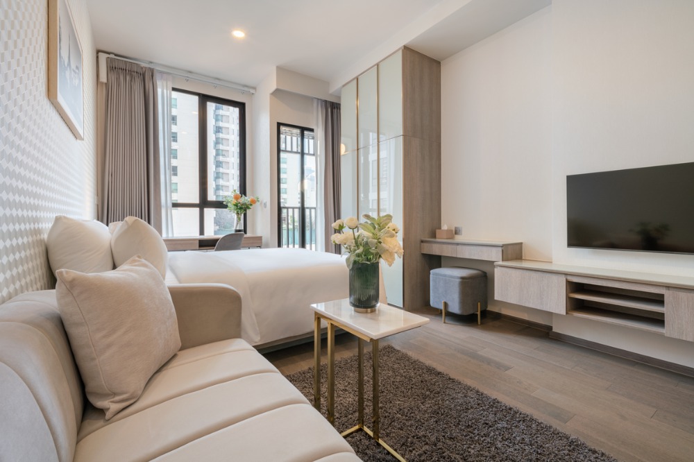 For RentCondoRatchathewi,Phayathai : ✅Hot deal until 30/04/24🔥Condo for rent at Park Origin Phayathai a One-Bedroom 24 Sqm.Unit ⚡ 🔥 Free Wi-Fi,🔥(Service residence by Hampton) Short-Term Contracts Accepted.