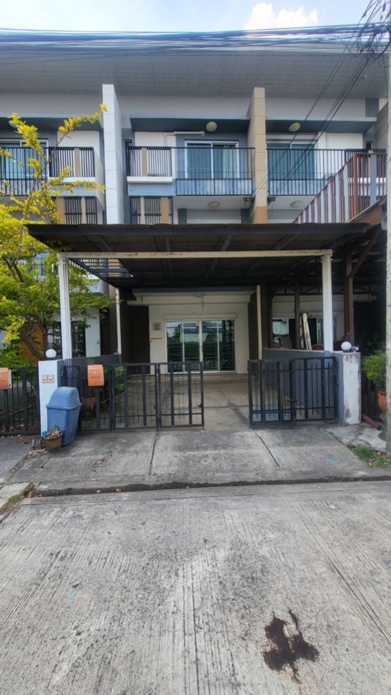 For RentTownhomeNawamin, Ramindra : 3-storey townhome, My place, can register the company, good location, lots of food (My Place), Soi Nawamin 72, near Badin 2 School Pattawikon Market