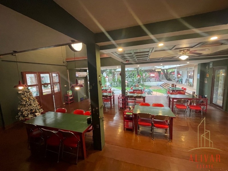 ให้เช่าอาคารพาณิชย์วิทยุ ชิดลม หลังสวน : RB014023 Restaurant for rent in Yoloforest Community, Soi Somkid behind Central Chidlom