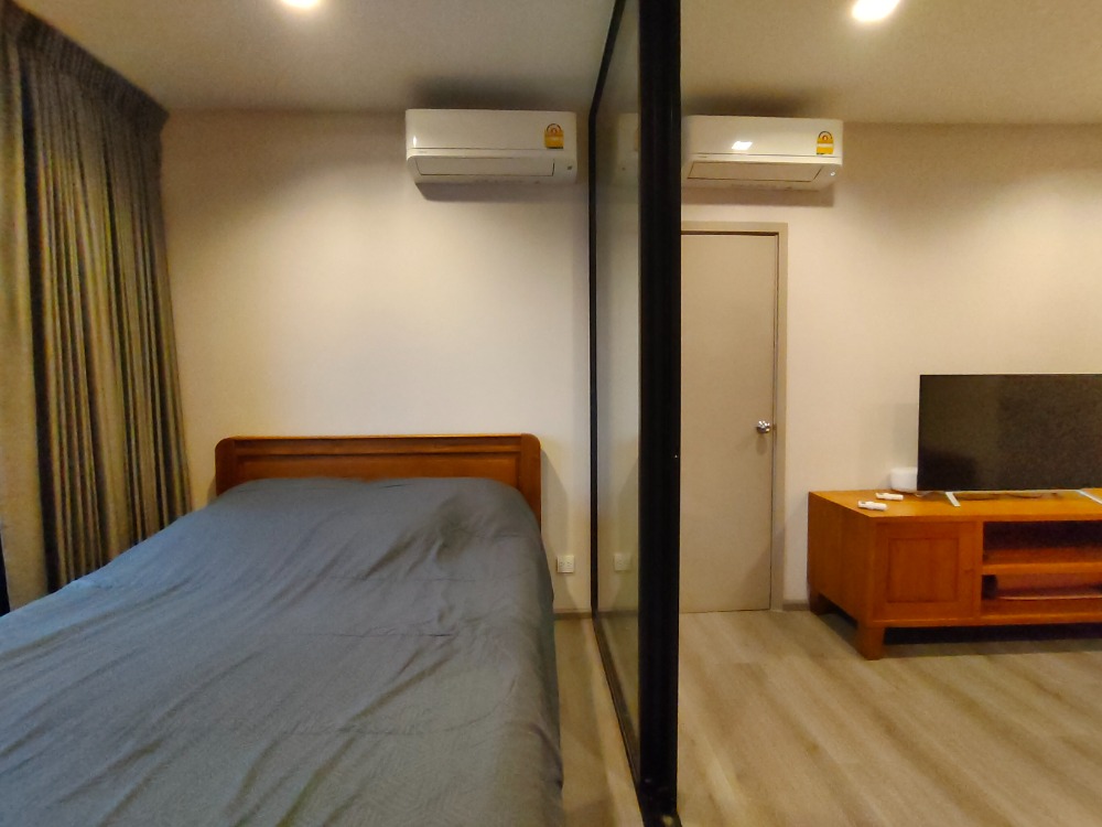 Condo for rent Politan Rive Condo next to Chaophraya River Loading...