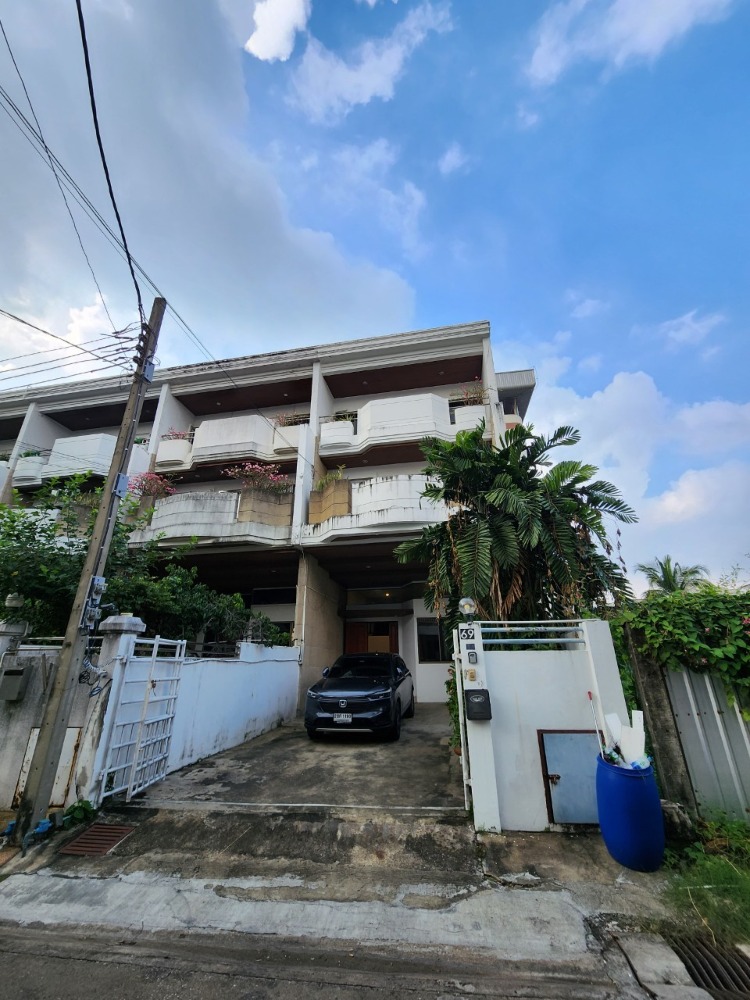 For RentTownhomeOnnut, Udomsuk : 🔥Best Deal🔥3-storey townhouse for rent, Sukhumvit 99, 300 meters from Bang Chak BTS.