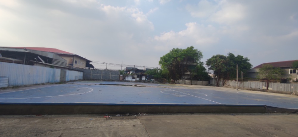 For RentLandRathburana, Suksawat : Land for rent, 1 rai, width 43 meters.