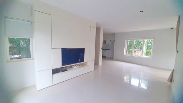 โฮมโปร บางนากม.13 กิ่งแก้ว ขาย-ให้เช่า ด่วน! บ้านหัวมุม 70 ตรว. บ้านฑนา ตลาดบางพลีใหญ่ Loading...