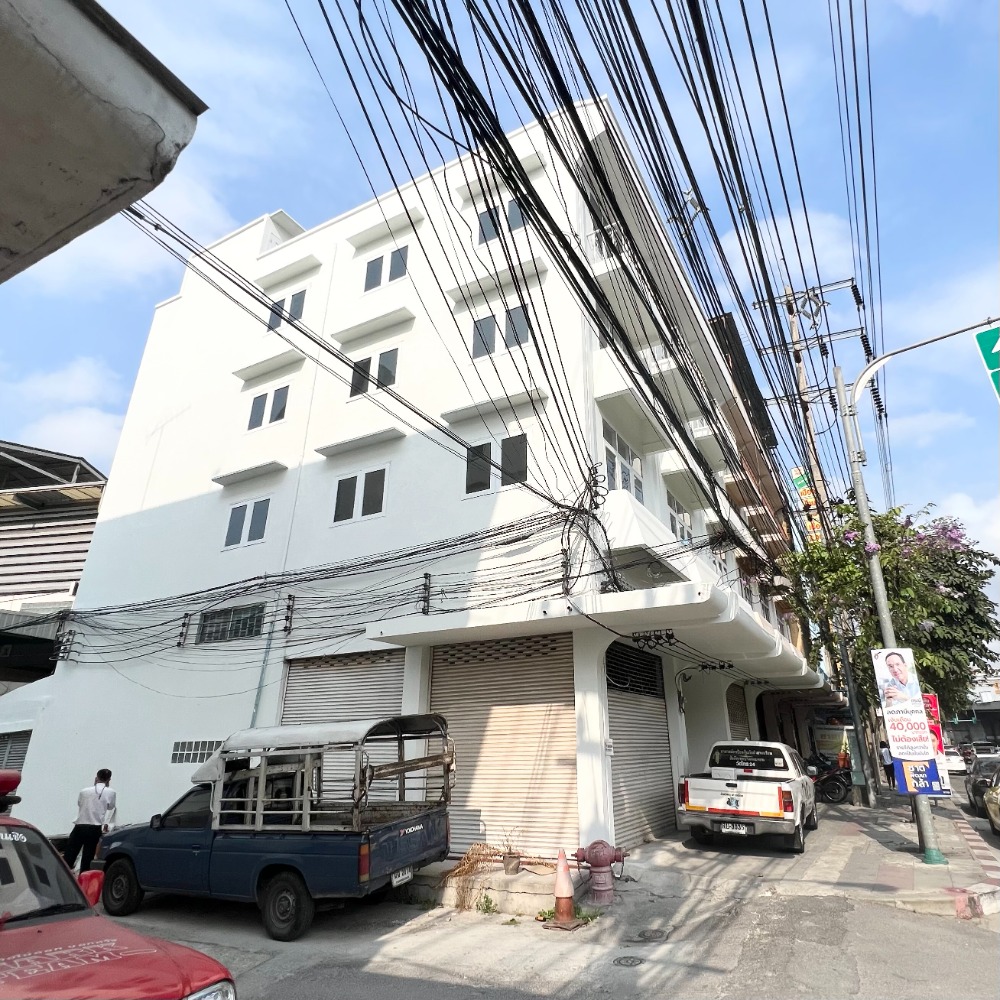 ขายอาคารพาณิชย์พระราม 3 สาธุประดิษฐ์ : 🔥🔥 ขายด่วน! ตึกแถว ทำเลดี ✨ ห้องมุม 3 คูหา ติดถ.พระราม 3 ใกล้ Terminal 21 (57.6 ตร.วา) พื้นที่ 1,100 ตร.ม Tel.062-894-9995