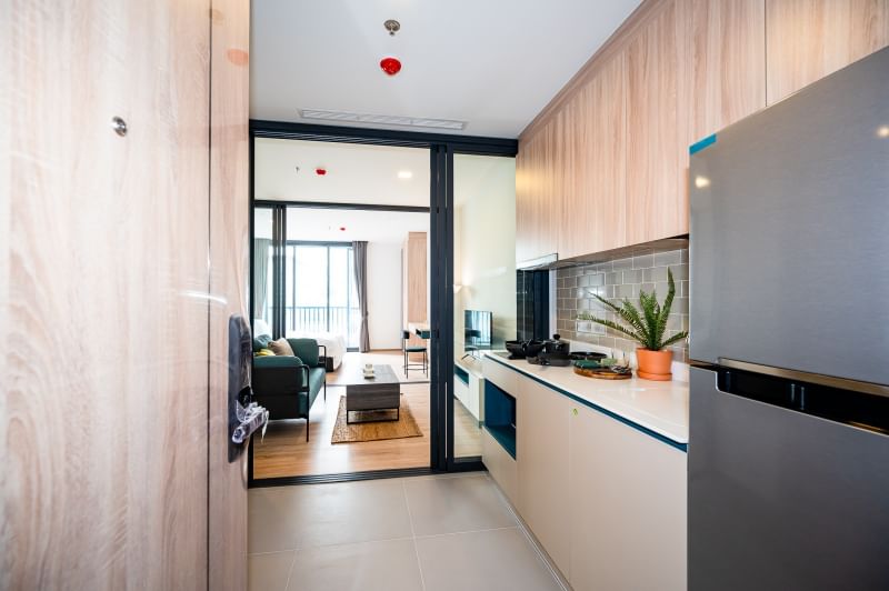 For RentCondoRatchathewi,Phayathai : Brand New condominium for rent XT Phayathai 1 bed price 23,999/ month can negotiate