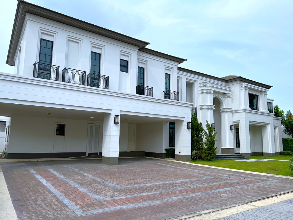 For SaleHousePattanakan, Srinakarin : Selling a super luxury house in Regency style, the only one in Phatthanakan area ⭐ New house has never been in before.