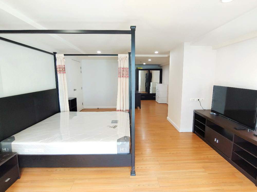 For RentCondoNana, North Nana,Sukhumvit13, Soi Nana : 4070😊 For RENT ให้เช่า 2 ห้องนอน🚄ใกล้ BTS นานา🏢เทรนดี้ สุขุมวิท 13 The Trendy Sukhumvit 13🔔พื้นที่:73.00ตร.ม.💲เช่า:27,000฿📞O99-5919653,065-9423251✅LineID:@sureresidence